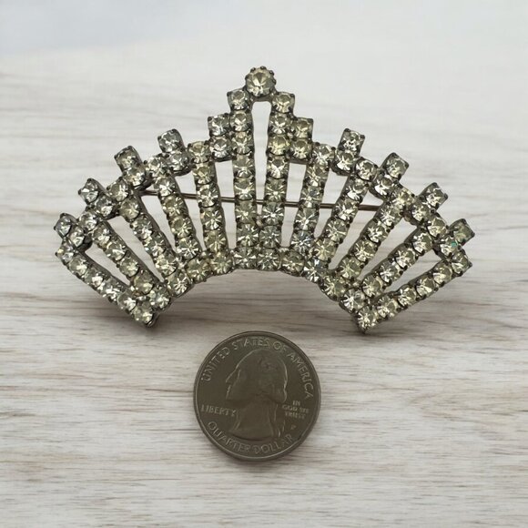 Vintage Rhinestone Fan-Shaped Brooch Pin - Picture 3 of 4